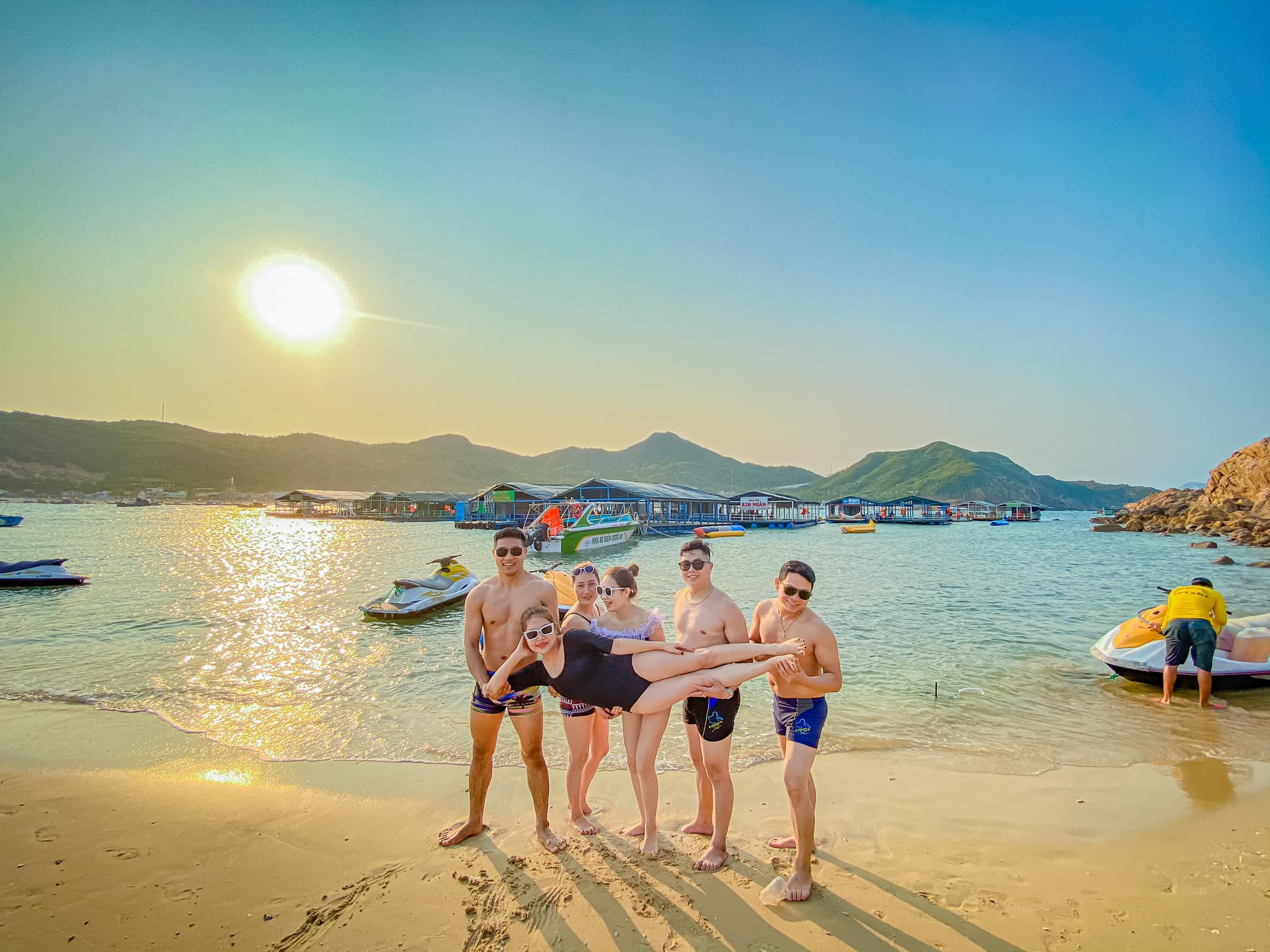 Tour Hòn Khô - Eo Gió: Hành trình khám phá biển xanh